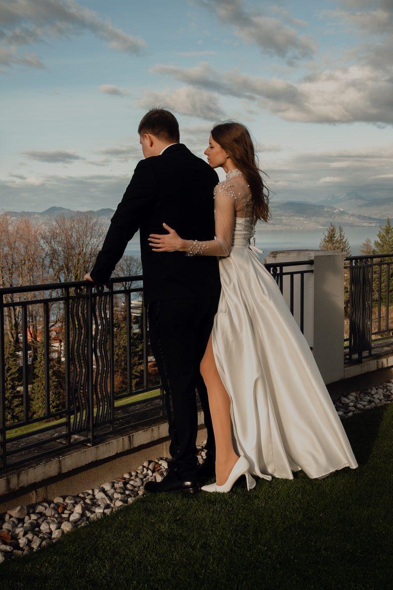 Intimate wedding ceremony at a luxury Lake Geneva venue